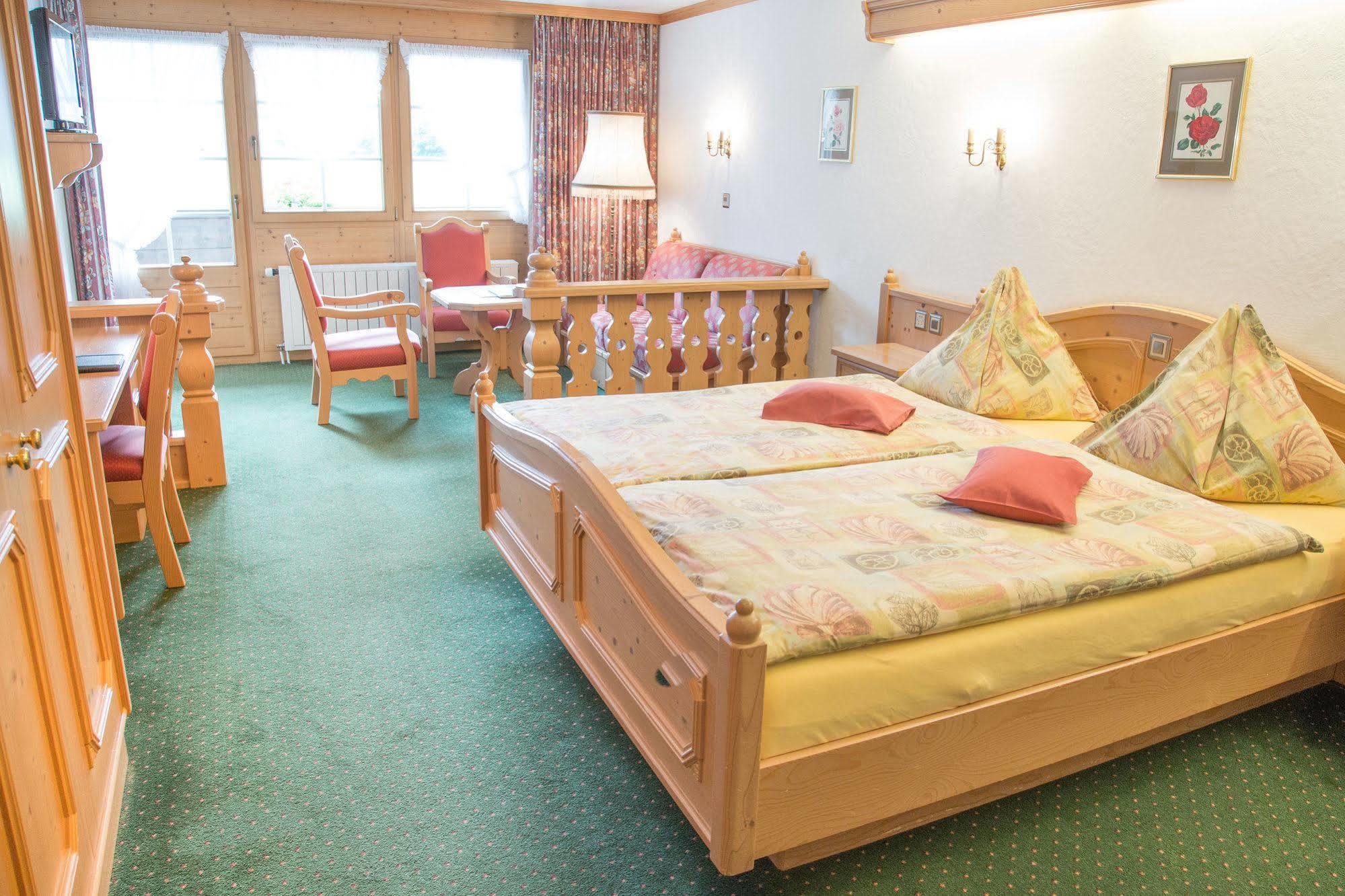 Hotel Simmenhof Lenk Exteriér fotografie